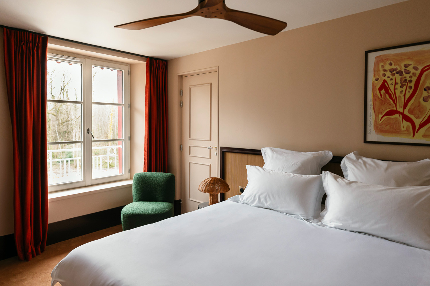 Step into our Privilège Room 2
